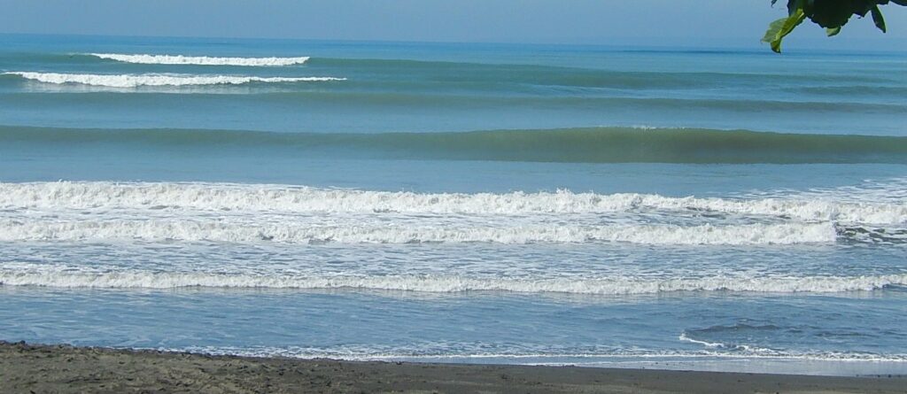 www.visitpuertoarmuelles.com