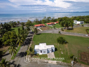 www.visitpuertoarmuelles.com