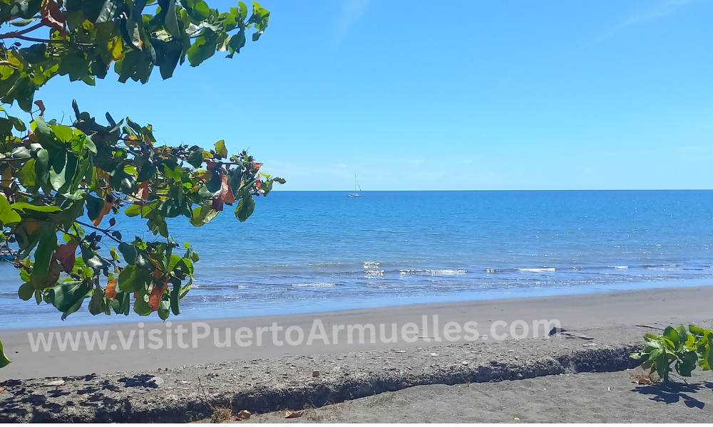 www.visitPuertoArmuelles.com