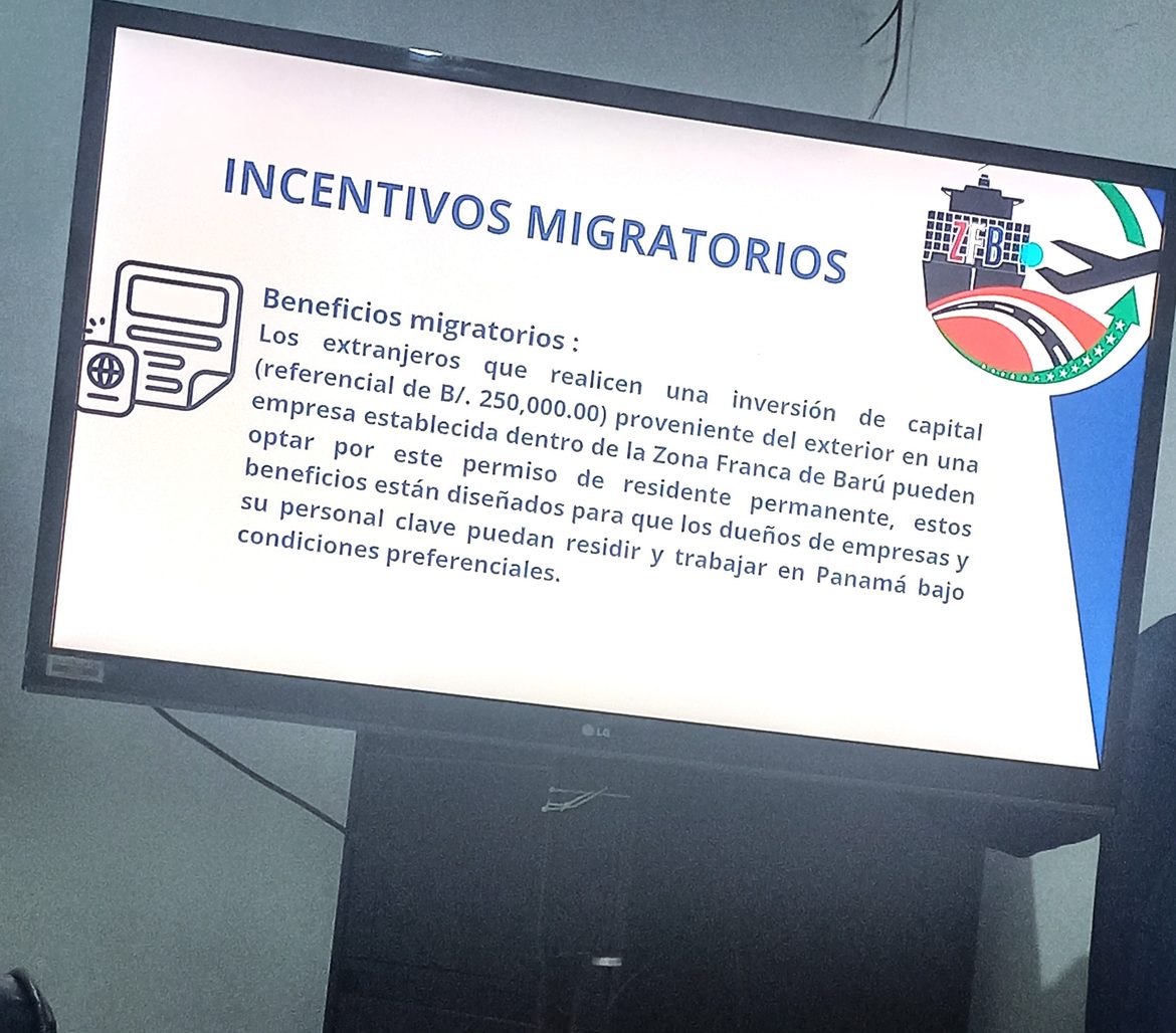www.visitPuertoArmuelles.com